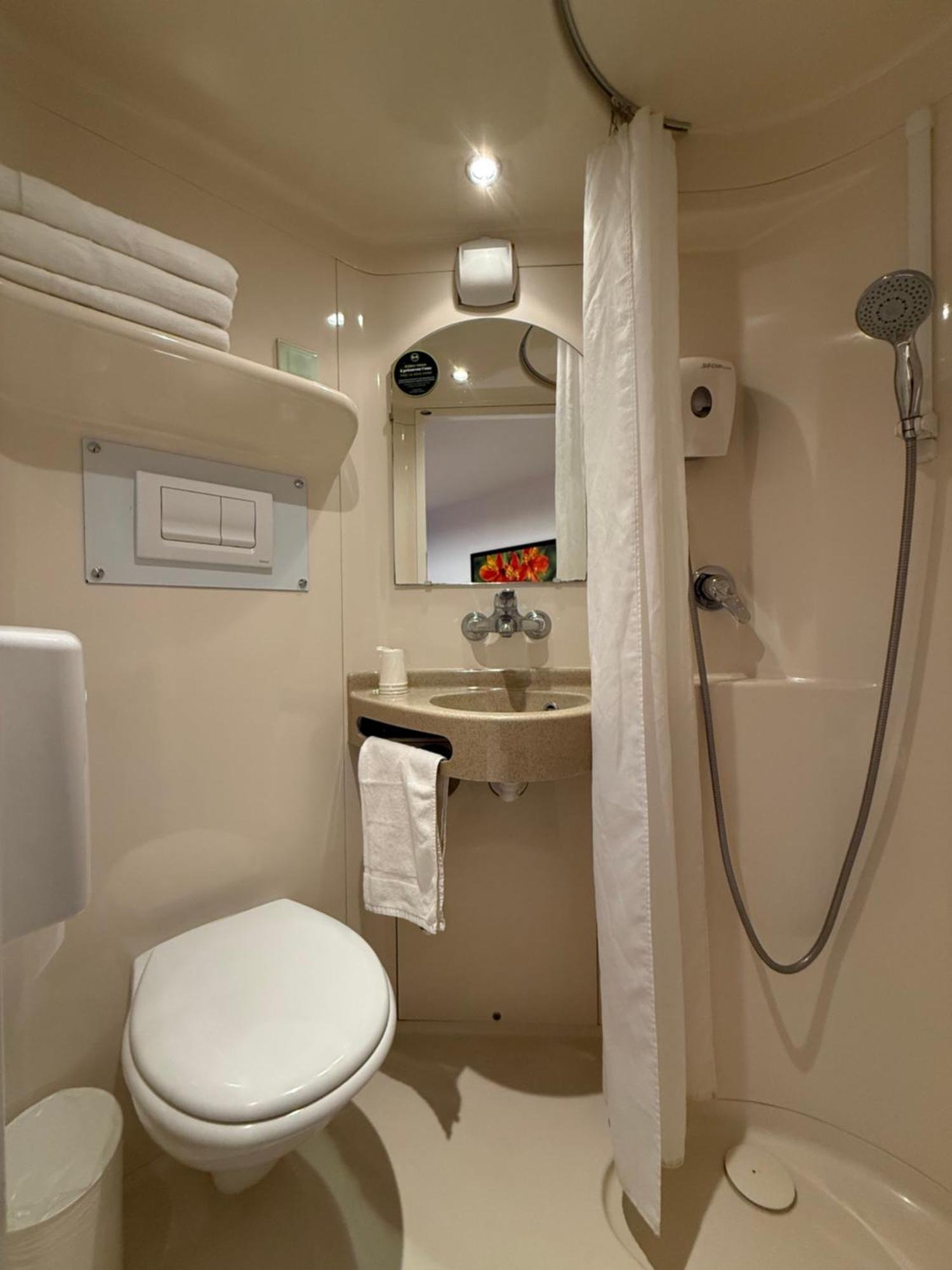 B&B Hotel Lisieux Parc Des Expositions Экстерьер фото